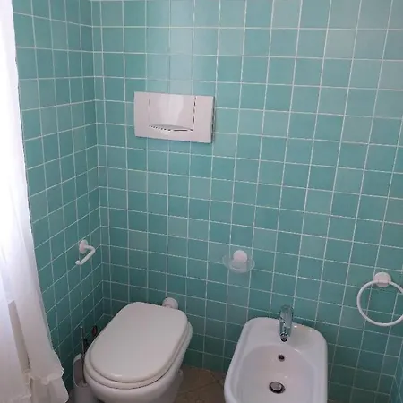 Bilocale Con Terrazzo Vista Mare Апартаменты *